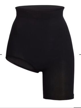NWOT SKIMS SHAPEWEAR SEAMLESS SCULPT SOLUTION SHORT RIGHT LEG EXPOSED ONYX BLACK